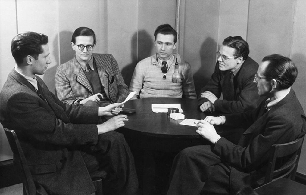 Herbert Geßner (links) in »Treffpunkt Berlin« 1948 | Bildquelle: DRA/Werner Herrmann (Bild-ID 1810751) Herbert Geßner (links) in »Treffpunkt Berlin« 1948