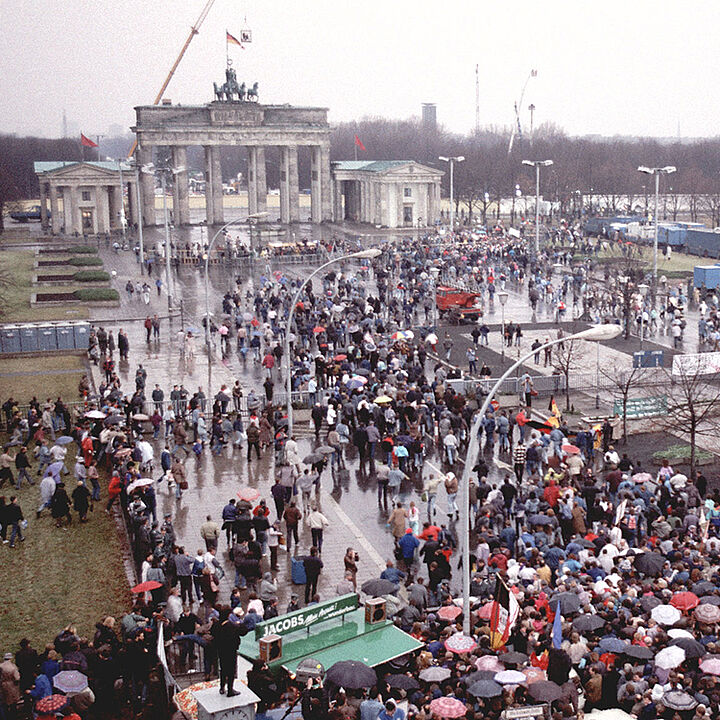 Brangenburger Tor mit Menschen