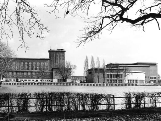 Blick von der Spree auf das Funkhaus Nalepastraße Berlin-Oberschöneweide, 1966