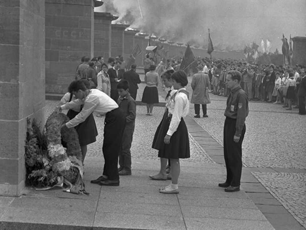 Impressionen vom vierten Pioniertreffen der Pionierorganisation »Ernst Thälmann«.