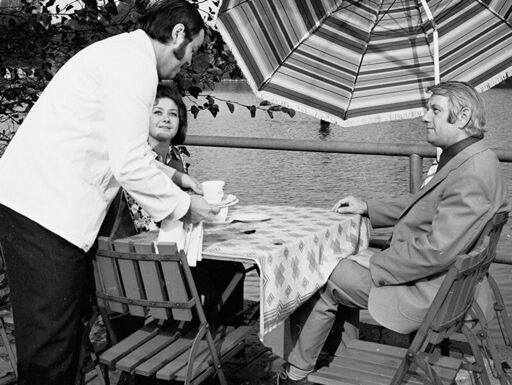 »Polizeiruf 110 - Am hellerlichten Tag« | Bildquelle: DRA/Klaus Winkler (Bild-ID 1366318) »Polizeiruf 110 - Am hellerlichten Tag«, 1974. Peter Borgelt als Oberleutnant Fuchs (rechts)